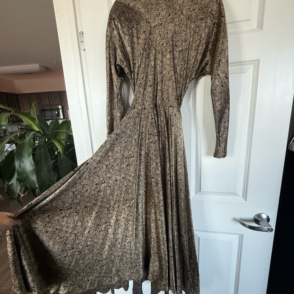 Gold Long Sleeve Dress - Picture 7 of 9